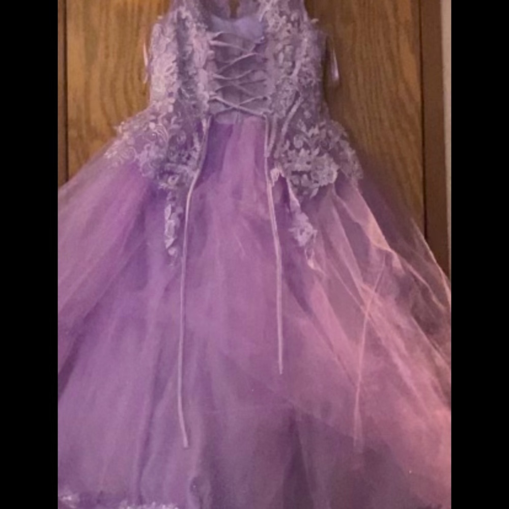 Lavender princess formal wear dress size 14 kids